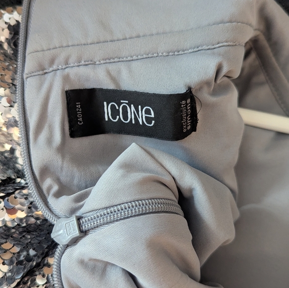 ICONE silver sequin turtleneck shirt w/hidden half zip in back, Sz S - VGUC - Picture 3 of 5